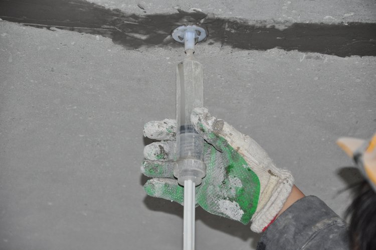 道路灌缝胶使用